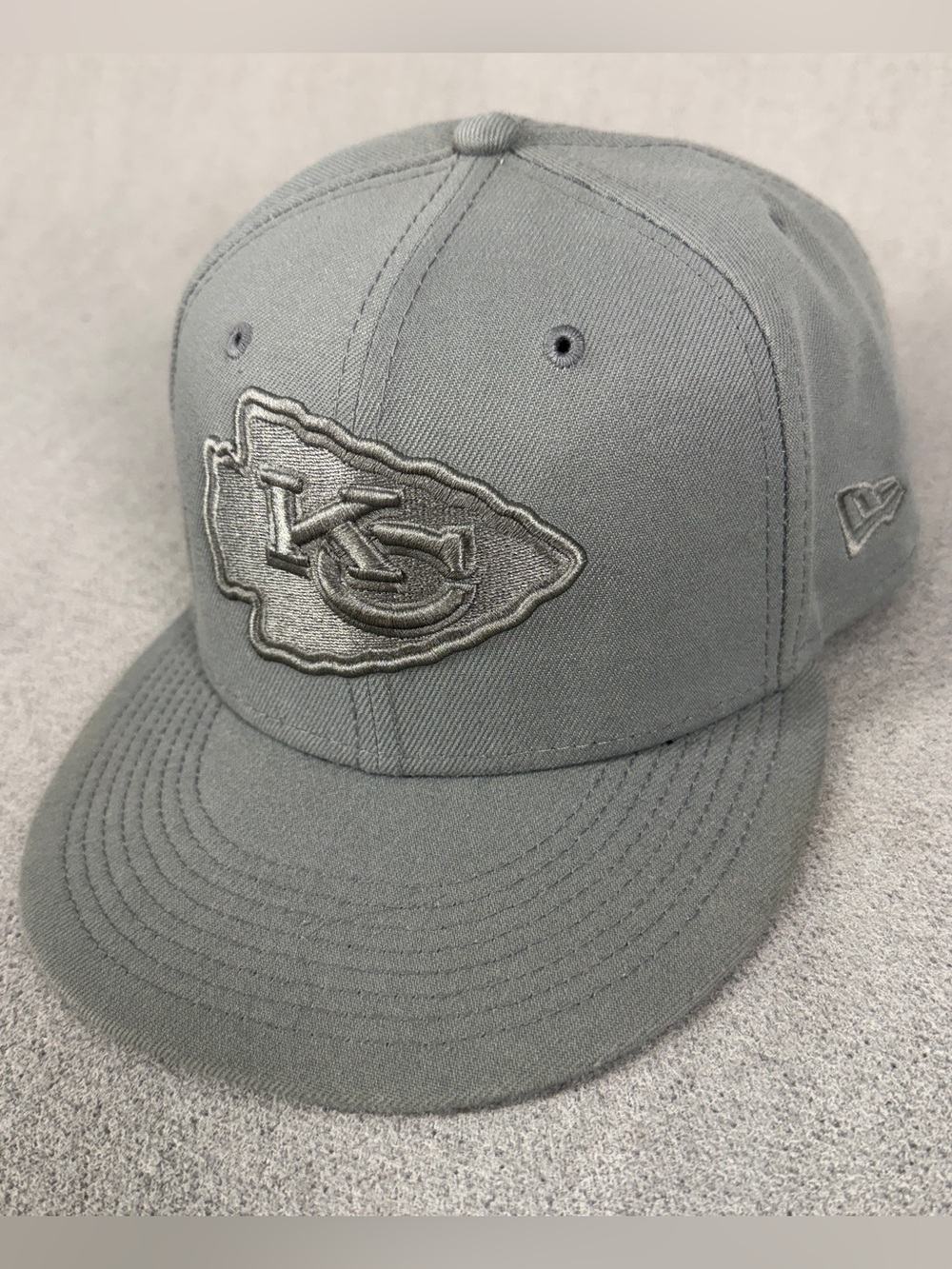 Kansas City Chiefs New Era 59fifty Fitted 7 5/8 Triple Gray Hat Flat Bill Cap